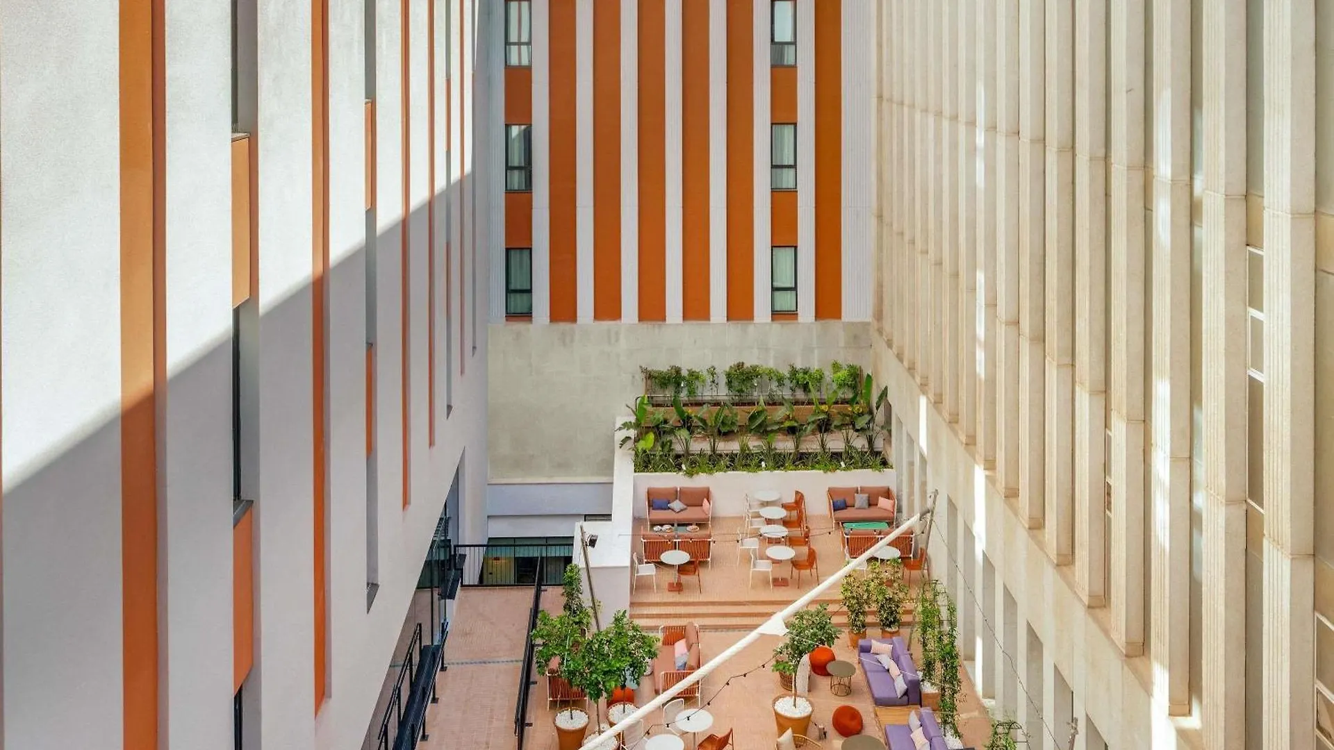 Ibis Styles Sevilla City Santa Justa Spanien