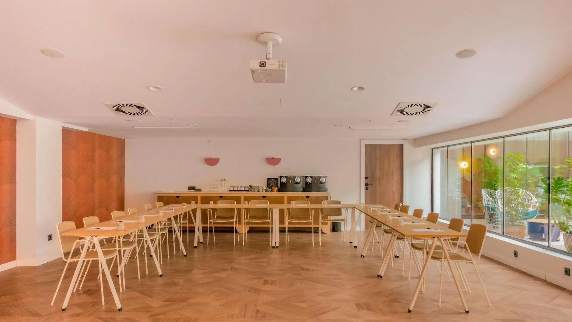 Ibis Styles Sevilla City Santa Justa Hotel